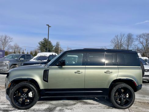 Used 2025 Land Rover Defender 110 X-Dynamic SE image 8