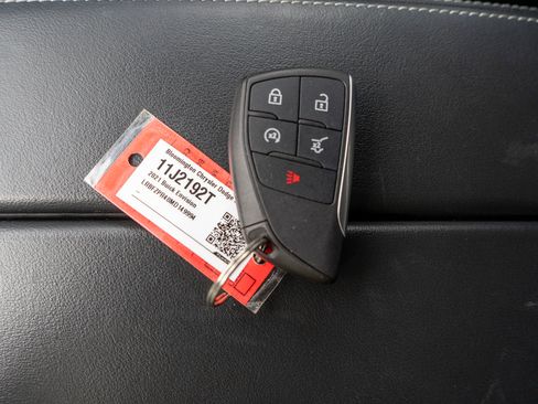 Used 2021 Buick Envision Essence w/ Technology Package I AWD/4WD image 32
