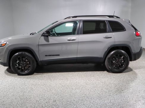 Used 2023 Jeep Cherokee Altitude Lux AWD/4WD image 10