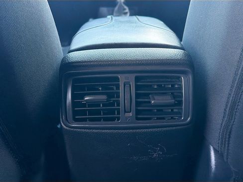 Used 2018 Nissan Rogue S image 26