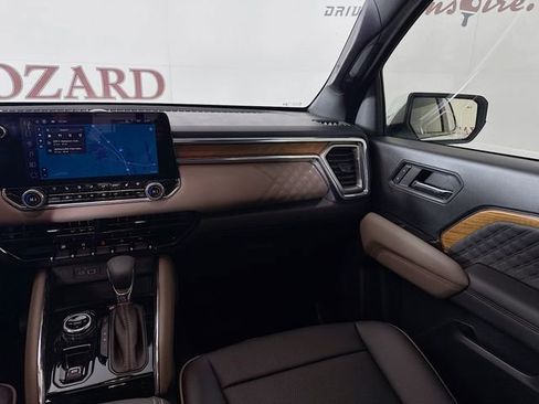 Used 2024 GMC Canyon Denali image 28