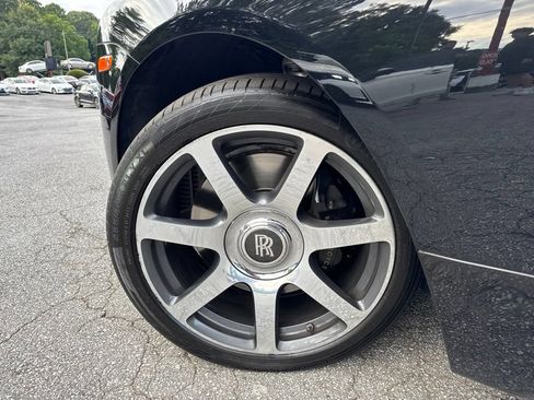 Used 2017 Rolls-Royce Wraith RWD image 9