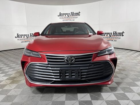 Used 2022 Toyota Avalon Limited w/ Advanced Safety Package FWD image 2