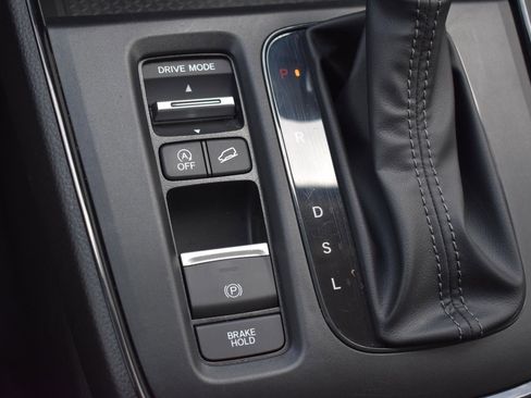 Used 2025 Honda CR-V LX image 11