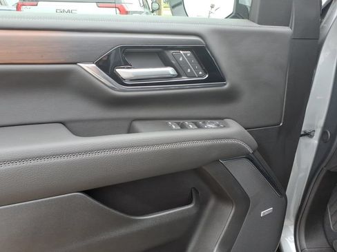 New 2026 GMC Yukon XL Denali AWD/4WD image 13