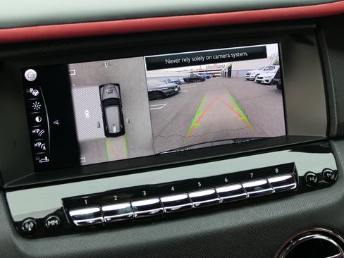 Used 2022 Rolls-Royce Cullinan Base image 21