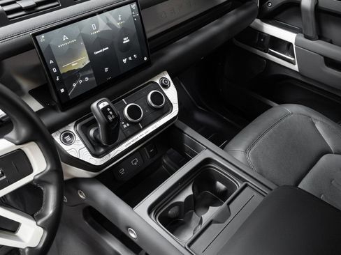 Used 2022 Land Rover Defender 110 S image 51