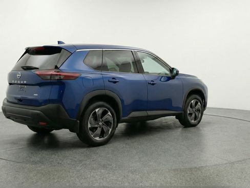 Used 2025 Nissan Rogue SV AWD/4WD image 9