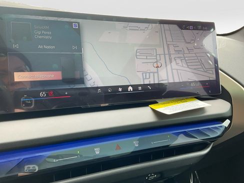 Certified 2025 BMW X3 xDrive30i w/ Premium Package image 17