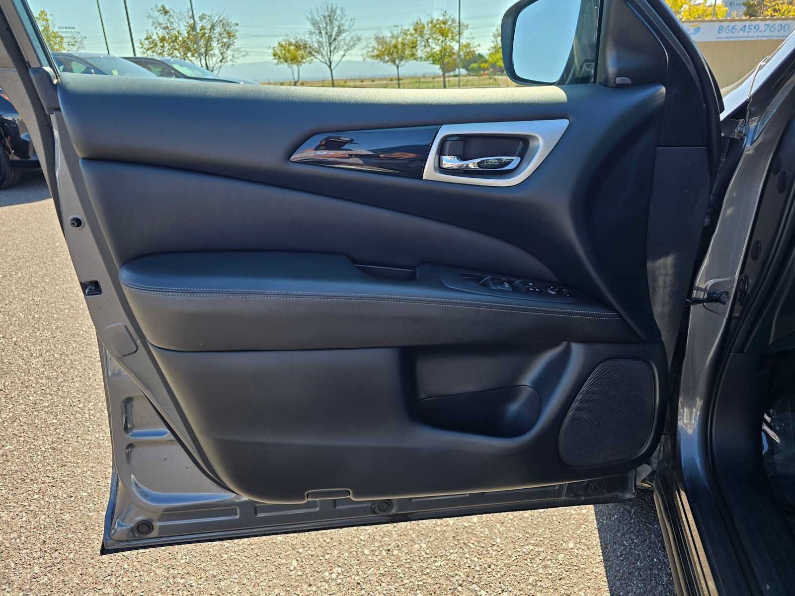 Used 2019 Nissan Pathfinder SV AWD/4WD image 20