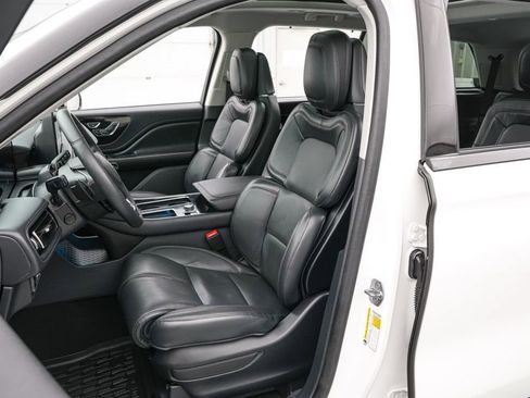 Used 2025 Lincoln Aviator Reserve w/ Luxury Package image 11