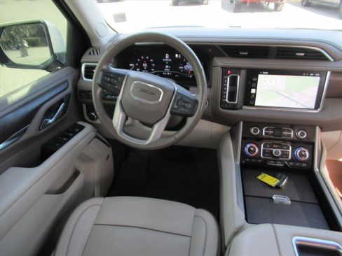 Used 2022 GMC Yukon Denali image 12