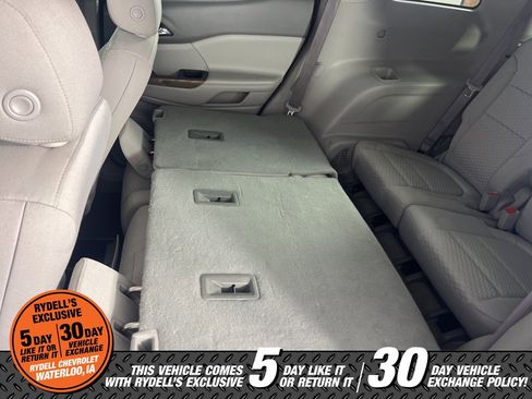 Certified 2018 GMC Acadia SLE w/ LPO, Black Accent Package image 26