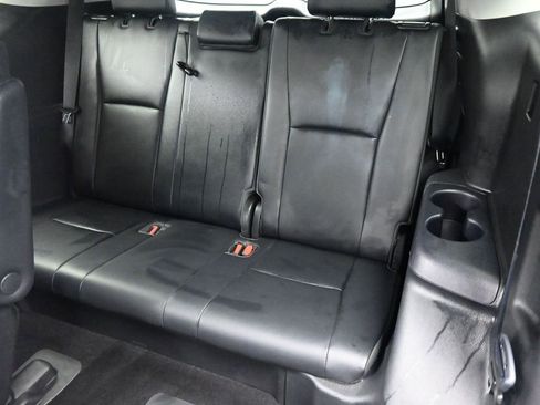 Used 2020 Toyota Highlander XLE image 18