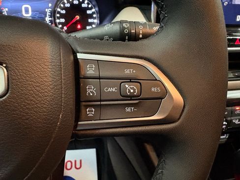 Used 2025 Jeep Compass Limited AWD/4WD image 16