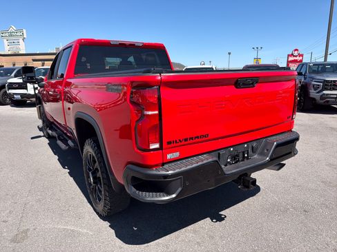 Used 2025 Chevrolet Silverado 2500 LT w/ Trail Boss Package AWD/4WD image 8