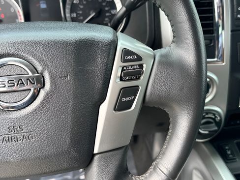 Used 2017 Nissan Titan SV AWD/4WD image 14