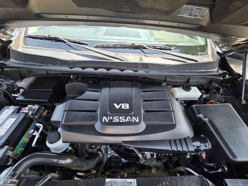 Used 2018 Nissan Titan PRO-4X image 14