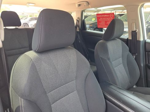 Certified 2025 Nissan Rogue SV FWD image 30