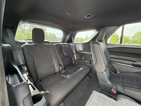 Used 2020 Ford Explorer XLT w/ Comfort Package AWD/4WD image 15