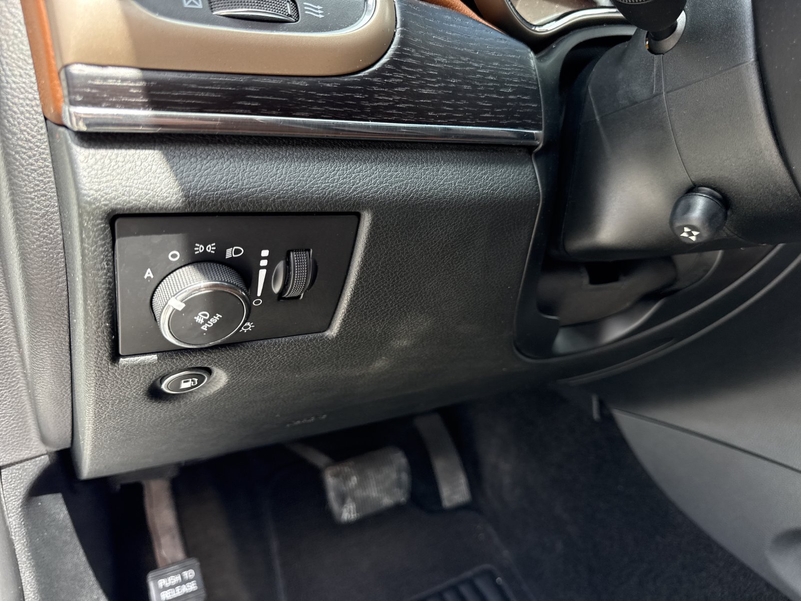 Used 2015 Jeep Grand Cherokee Summit AWD/4WD image 18