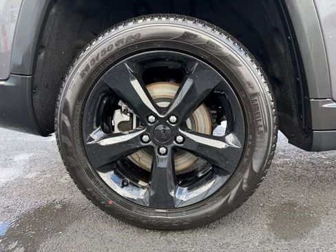 Certified 2025 Jeep Grand Cherokee L Limited w/ Luxury Tech Group II image 25