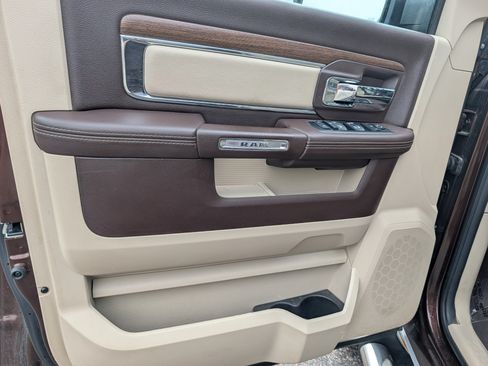 Used 2015 RAM 1500 Laramie w/ Convenience Group AWD/4WD image 11