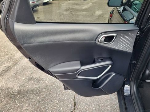 Used 2022 Kia Soul LX FWD image 14
