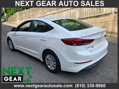 Used 2017 Hyundai Elantra SE FWD image 4
