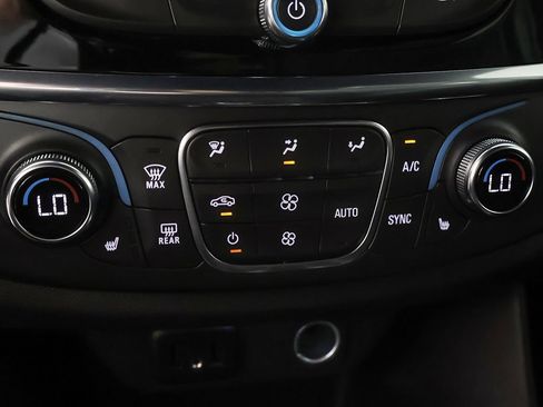 Used 2023 Chevrolet Traverse LT AWD/4WD image 44