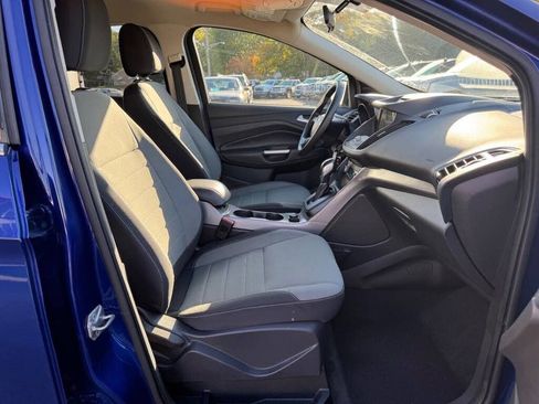 Used 2016 Ford Escape SE w/ Equipment Group 201A image 19