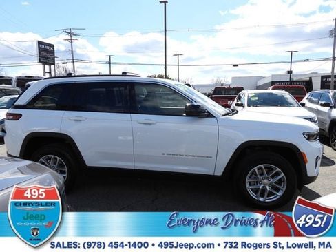 Used 2025 Jeep Grand Cherokee Laredo X AWD/4WD image 6