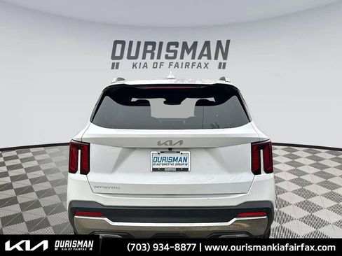 Used 2025 Kia Sorento SX image 4