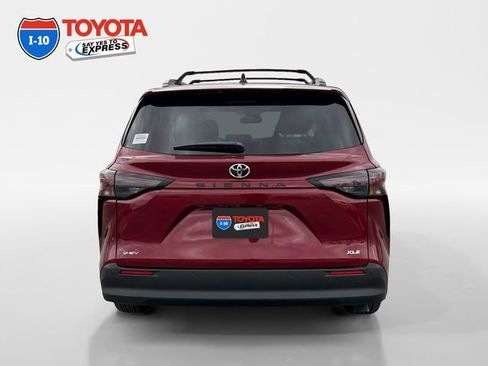 Certified 2026 Toyota Sienna XLE FWD image 4