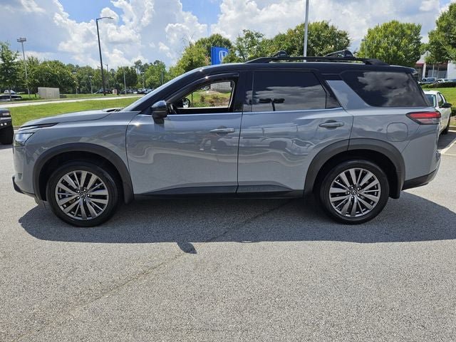 Used 2024 Nissan Pathfinder SL w/ SL Premium Package FWD image 5