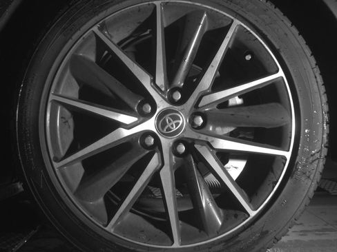 Used 2021 Toyota Camry SE FWD image 13
