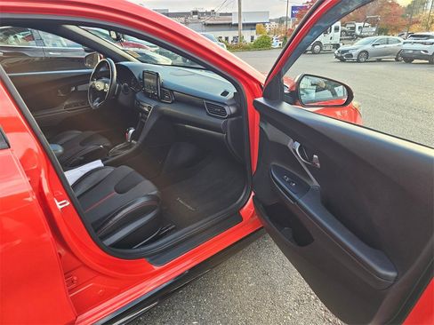 Used 2021 Hyundai Veloster Turbo image 13