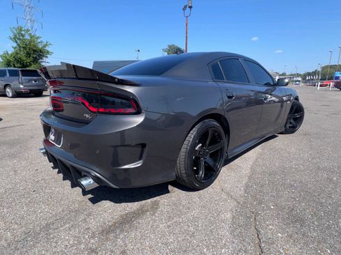 Used 2019 Dodge Charger R/T w/ Performance Handling Group RWD image 15