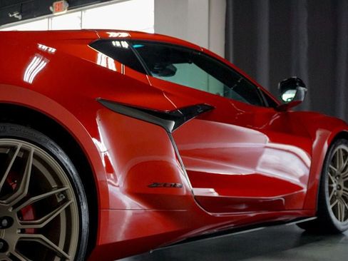 Used 2025 Chevrolet Corvette Z06 w/ Stealth Interior Trim Package RWD image 61