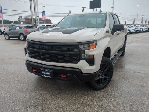 Used 2026 Chevrolet Silverado 1500 Custom Trail Boss w/ LPO, Dark Essentials Package AWD/4WD image 1