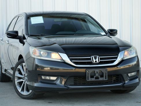 Used 2015 Honda Accord Sport image 2