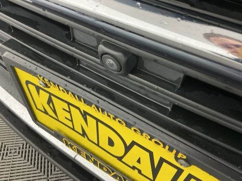 Used 2021 Toyota Venza Limited w/ Advanced Technology Package image 10