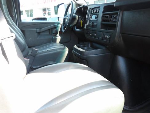 Used 2022 GMC Savana 3500 Extended w/ Power Convenience Package RWD image 24
