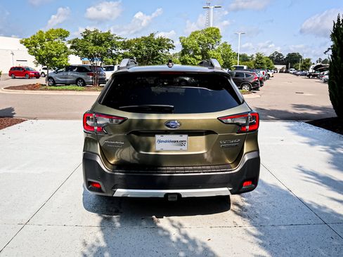 Used 2023 Subaru Outback Touring XT AWD/4WD image 10