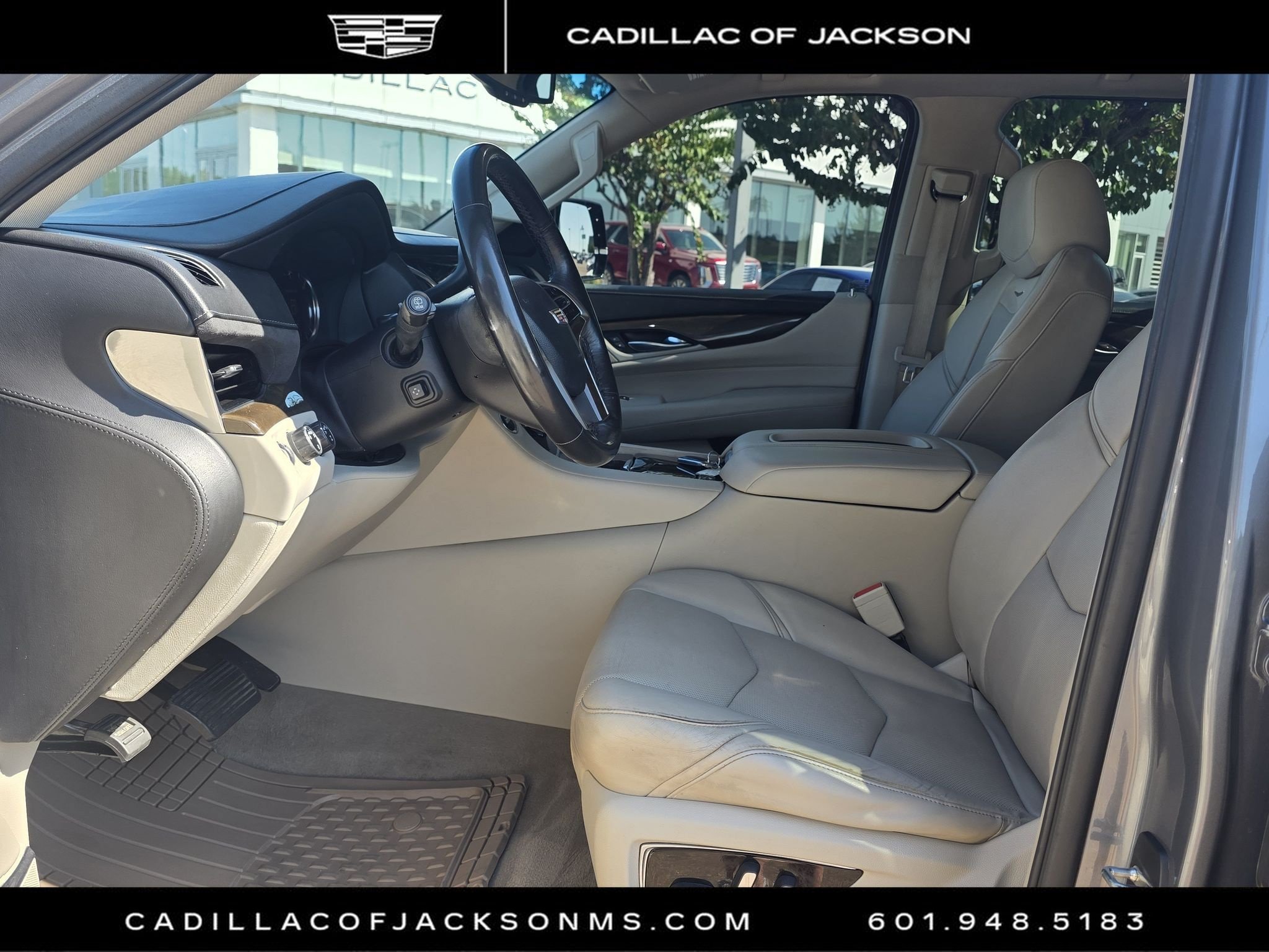 Used 2019 Cadillac Escalade ESV 4WD image 23