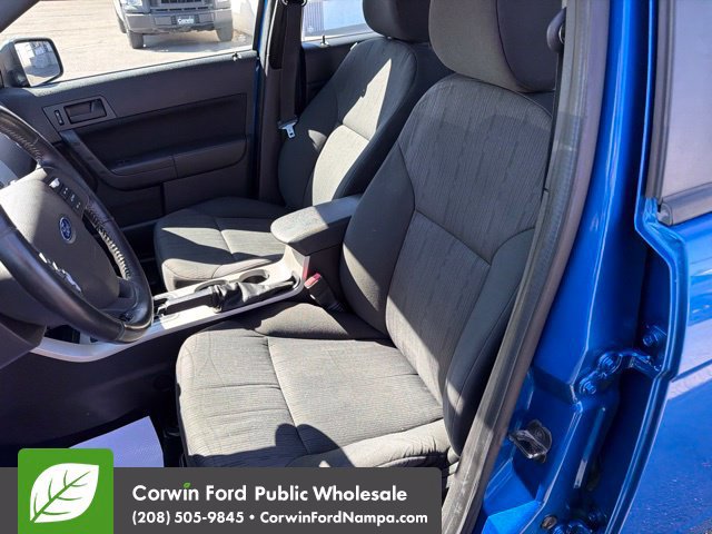 Used 2010 Ford Focus SE FWD image 24