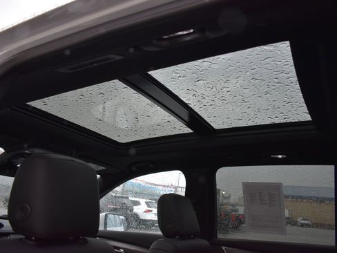 Used 2024 Cadillac XT6 Luxury w/ LPO, Floor Liner Package image 14