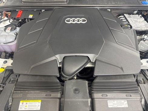 Used 2025 Audi Q7 3.0T Prestige AWD/4WD image 9