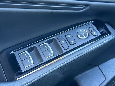 Used 2023 Honda Accord Touring image 13