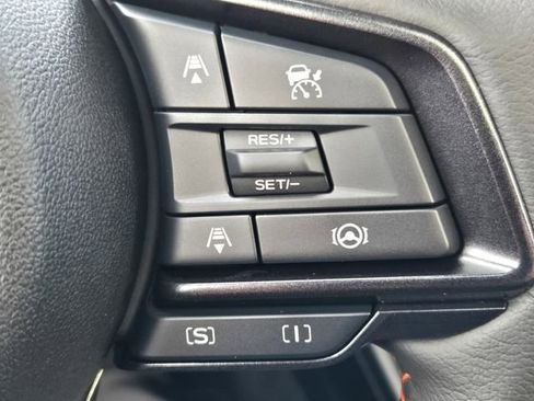 Certified 2025 Subaru Crosstrek 2.5i Limited w/ Crosstrek Mirror Package image 17